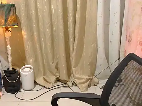 honeyLushess online show from November 10, 2025, 4:12 pm