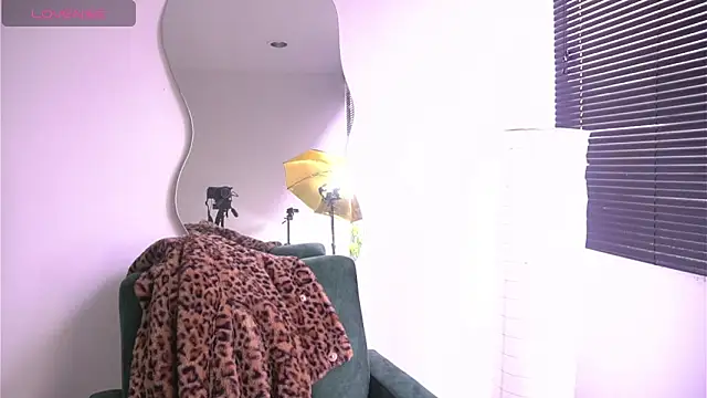 Snapshot of a_Malgosia_mako chatting on October 29, 2025, 3:22 pm a Malgosia mako online show from October 29, 2025, 3:22 pm