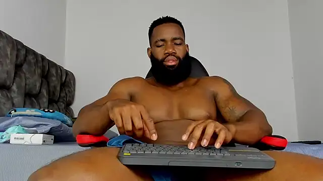 Snapshot of james_musclebbc chatting on February 19, 2026, 4:20 am james musclebbc online show from February 19, 2026, 4:20 am