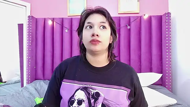 cosplaydate online show from October 23, 2025, 2:54 am