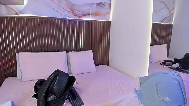 Roxie-NS online show from October 1, 2025, 11:36 am