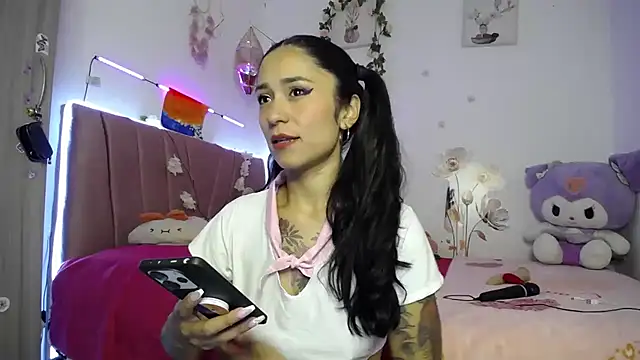 Snapshot of Liahdiaz_ chatting on April 10, 2026, 2:24 pm Liahdiaz online show from April 10, 2026, 2:24 pm