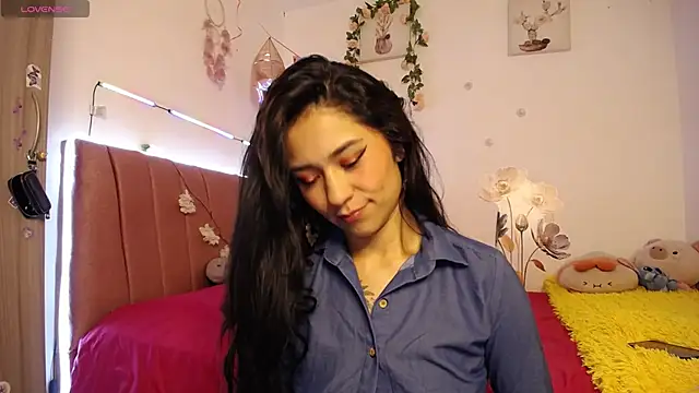 Snapshot of Liahdiaz_ chatting on April 5, 2026, 4:24 pm Liahdiaz online show from April 5, 2026, 4:24 pm