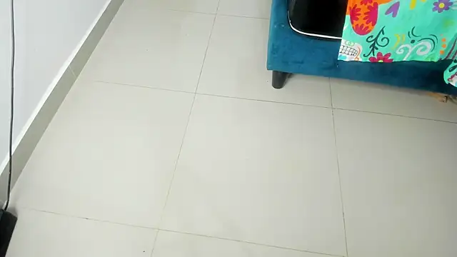 Rihanna hotx online show from December 18, 2025, 3:11 am