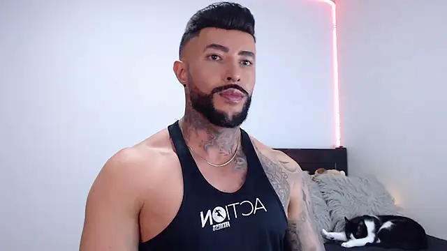 Snapshot of andrea_de_lucaa chatting on September 18, 2025, 3:53 am andrea de lucaa online show from September 18, 2025, 3:53 am