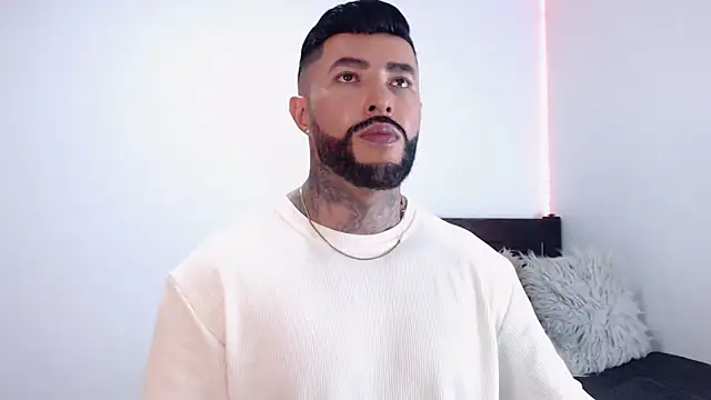 Snapshot of andrea_de_lucaa chatting on October 10, 2025, 3:18 am andrea de lucaa online show from October 10, 2025, 3:18 am