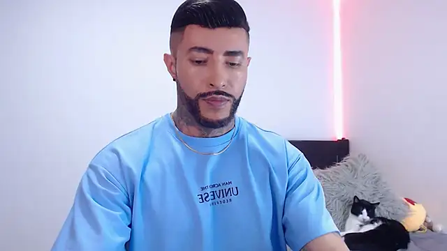 Snapshot of andrea_de_lucaa chatting on October 28, 2025, 4:02 am andrea de lucaa online show from October 28, 2025, 4:02 am