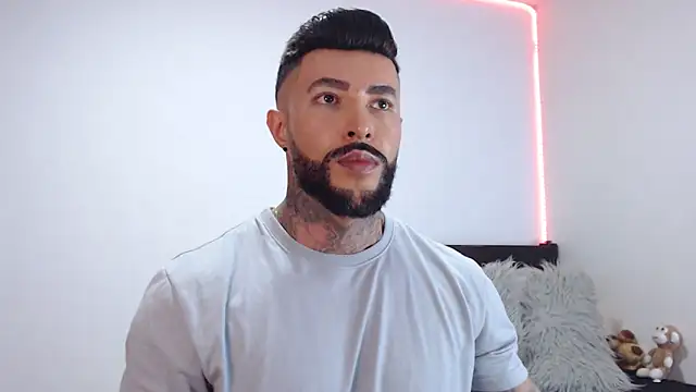 Snapshot of andrea_de_lucaa chatting on September 20, 2025, 3:11 am andrea de lucaa online show from September 20, 2025, 3:11 am