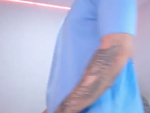 Snapshot of andrea_de_lucaa chatting on November 28, 2025, 1:28 am andrea de lucaa online show from November 28, 2025, 1:28 am