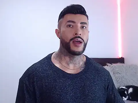 Snapshot of andrea_de_lucaa chatting on November 6, 2025, 2:48 am andrea de lucaa online show from November 6, 2025, 2:48 am