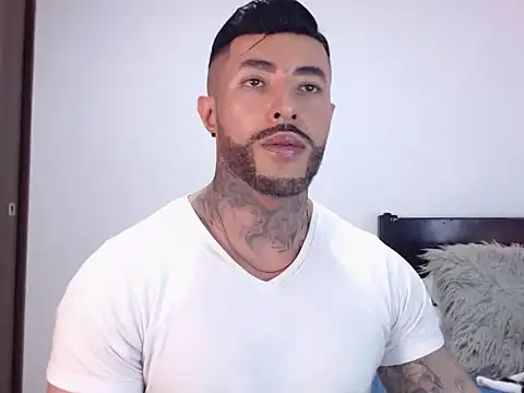 Snapshot of andrea_de_lucaa chatting on November 29, 2025, 4:34 am andrea de lucaa online show from November 29, 2025, 4:34 am