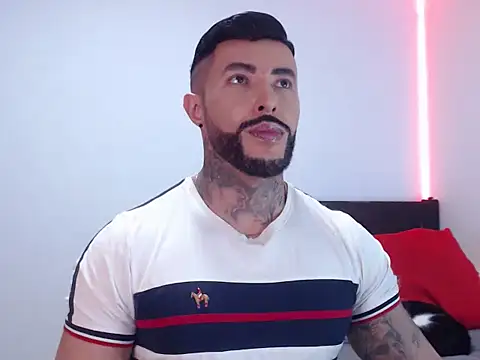 Snapshot of andrea_de_lucaa chatting on November 11, 2025, 4:18 am andrea de lucaa online show from November 11, 2025, 4:18 am