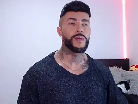 Snapshot of andrea_de_lucaa chatting on October 18, 2025, 4:25 am andrea de lucaa online show from October 18, 2025, 4:25 am