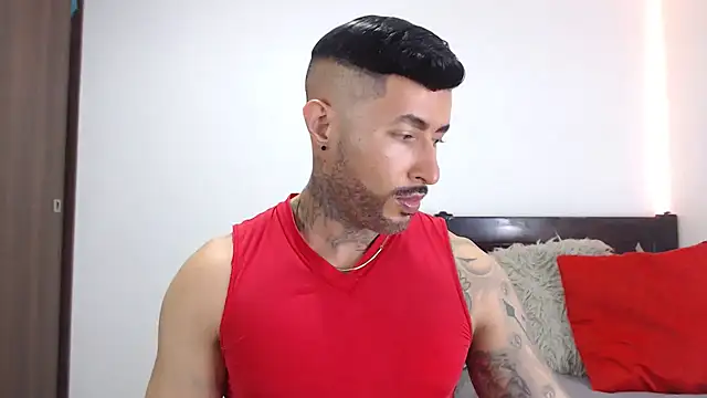 andrea de lucaa online show from February 12, 2026, 3:17 am