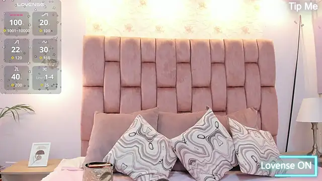 megannherrera online show from October 4, 2025, 1:01 pm