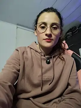 lindasyt online show from July 21, 2026, 11:28 pm