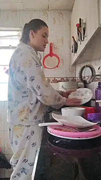 lindasyt online show from December 15, 2025, 4:24 pm