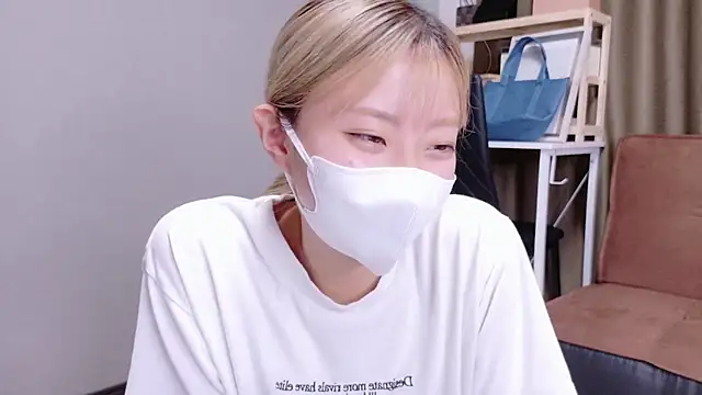 Nana  ch online show from October 7, 2025, 5:08 am