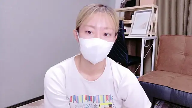 Nana  ch online show from October 10, 2025, 3:40 am