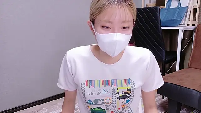 Nana  ch online show from October 6, 2025, 5:08 am