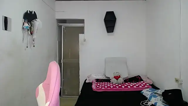 Amber09raiden online show from October 4, 2025, 5:14 pm