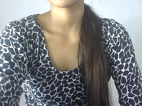 Nura7 online show from September 11, 2025, 6:52 pm