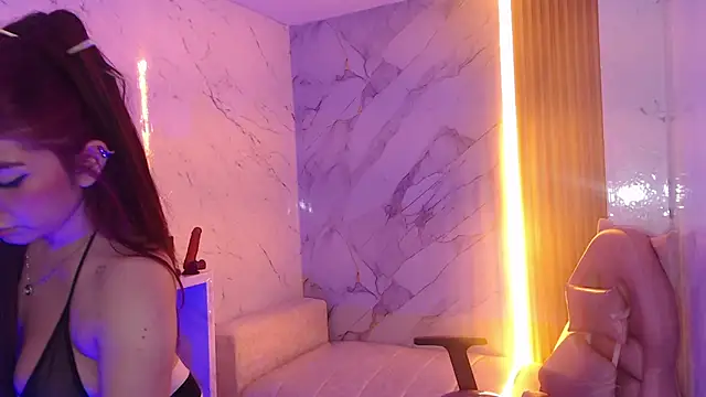 Sophia tf online show from November 20, 2025, 7:58 pm