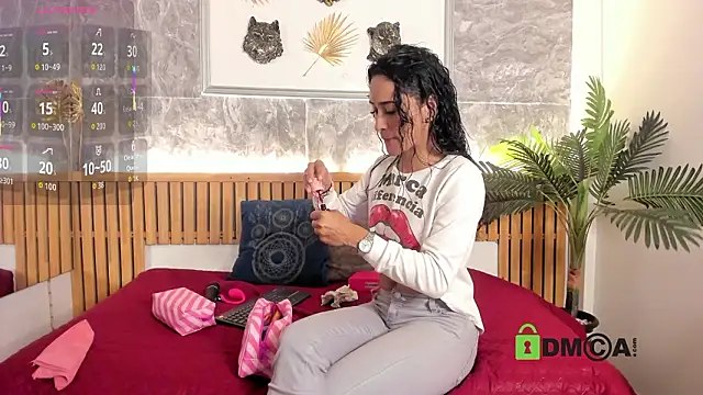 Snapshot of princequinn_ chatting on February 7, 2026, 8:28 pm princequinn online show from February 7, 2026, 8:28 pm