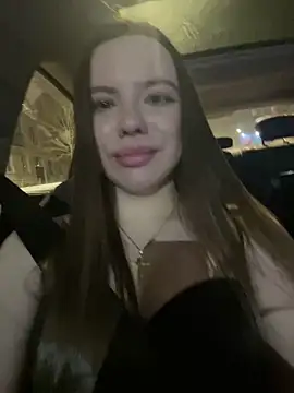 Chloe loo online show from April 16, 2026, 9:39 pm