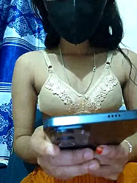 Snapshot of maya-Couple19 chatting on December 3, 2025, 6:18 pm maya-Couple19 online show from December 3, 2025, 6:18 pm