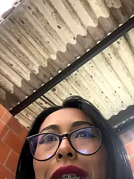 Emma  cumlovee online show from October 14, 2025, 1:12 pm