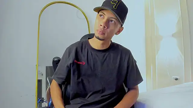 Snapshot of DustinandJordan chatting on February 26, 2026, 4:12 am DustinandJordan online show from February 26, 2026, 4:12 am