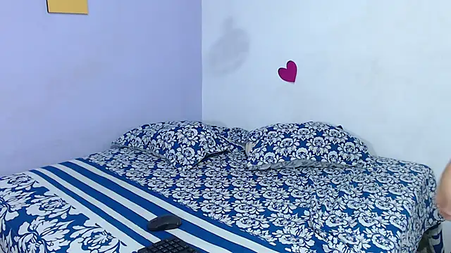 onixandghosty1 online show from September 11, 2025, 7:03 pm