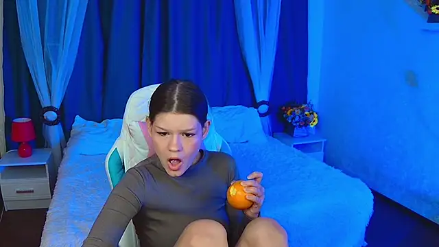 Lunamytrend online show from September 26, 2025, 12:23 pm