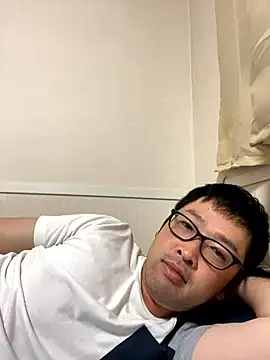 shin0689 online show from September 26, 2025, 1:18 pm