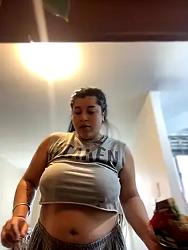 Tokio Sakura online show from October 2, 2025, 6:44 pm