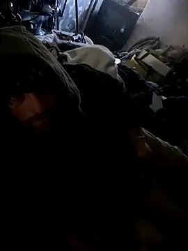 bearded cross online show from December 5, 2025, 8:50 pm