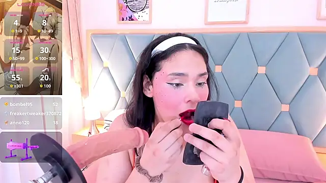 TIFFANY GLOW   online show from October 9, 2025, 9:59 pm