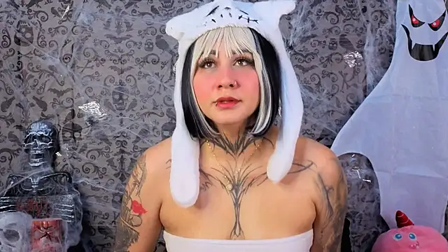 andrea miller1 online show from October 22, 2025, 10:08 pm