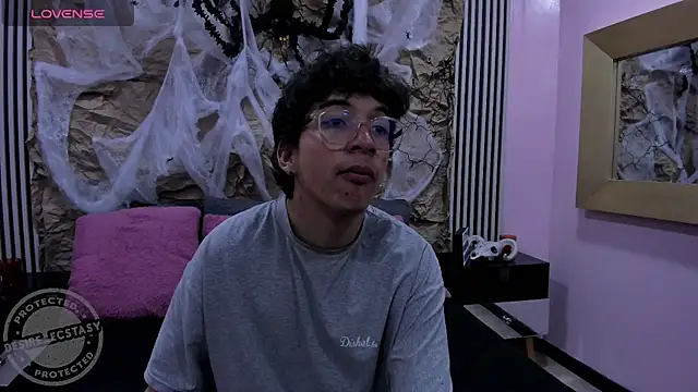 Desire Ecstasy online show from November 3, 2025, 1:37 pm