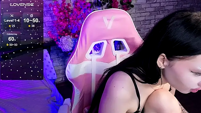 Snapshot of AkiraAsai chatting on November 27, 2025, 2:06 pm AkiraAsai online show from November 27, 2025, 2:06 pm