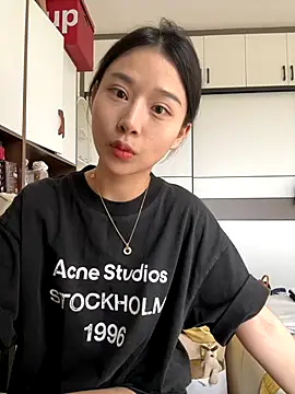 Alissa AA online show from September 29, 2025, 7:48 am