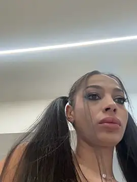 Bella Vixen  online show from September 28, 2025, 7:32 pm