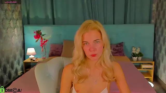 Aurora Bennet online show from September 22, 2025, 12:05 am