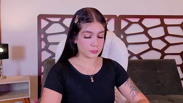 kloe bella online show from February 19, 2026, 12:35 pm