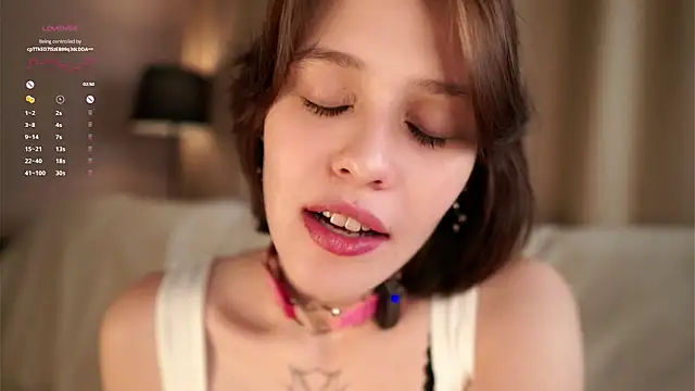 LurleneRamo online show from October 17, 2025, 1:09 am