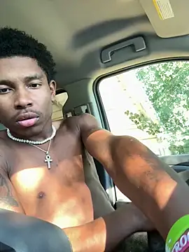 Lillie33366 online show from October 14, 2025, 2:17 pm