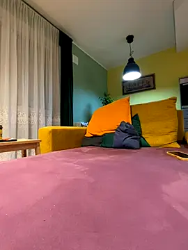 smint06 online show from October 10, 2025, 5:36 pm