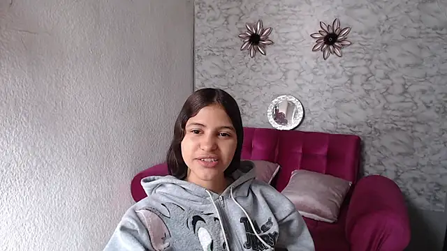 Snapshot of Evagirl69 chatting on April 24, 2026, 12:18 pm Evagirl69 online show from April 24, 2026, 12:18 pm