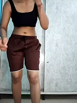 Nisha cam12 online show from September 18, 2025, 5:05 pm